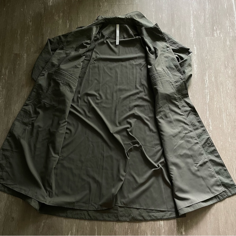 Lululemon Lightweight Collared A-Line Coat Jacket in Grey Sage (green grey) - Picture 4 of 11